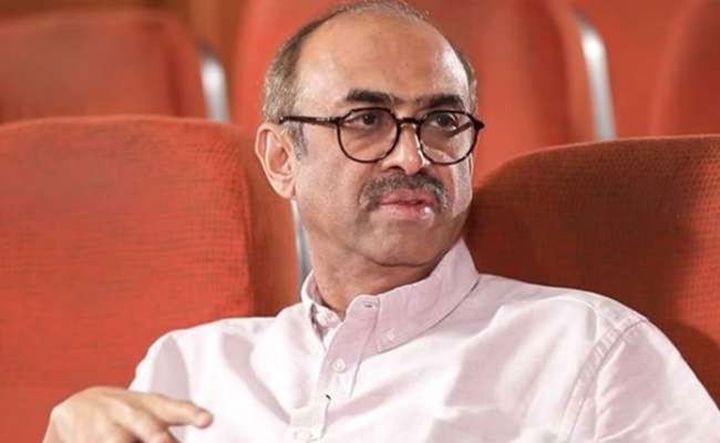 పేరుకు పెద్ద నిర్మాత చేసేవన్నీ రీమేక్‌ లే