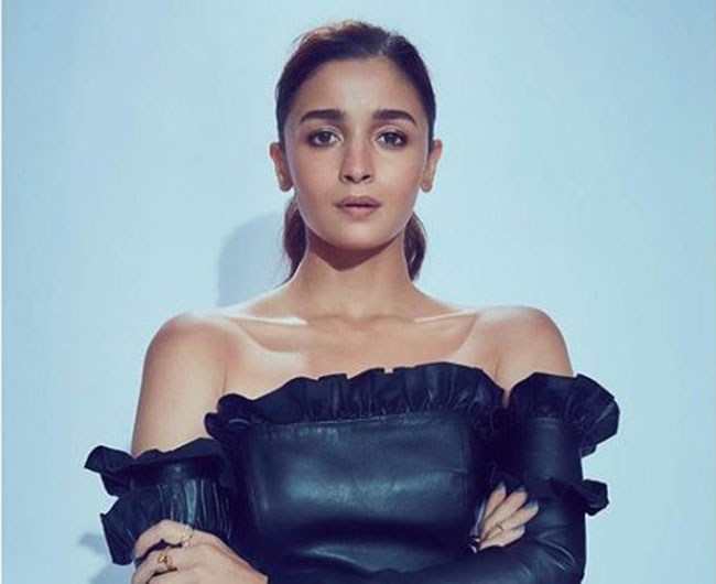 షూటింగ్ నా అందాలతో ప్రారంభిస్తా.. అంటున్న స్టార్ హీరోయిన్