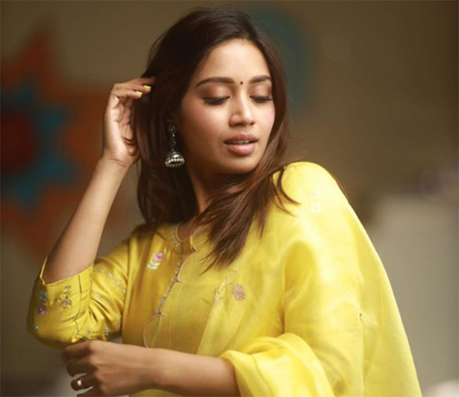 పవన్ సినిమాతో ఆ హీరోయిన్ నక్కతోక తొక్కినట్లేనా..?