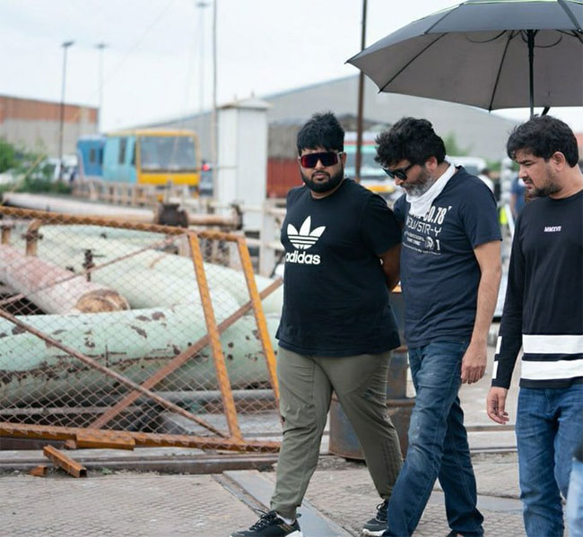 OMG డాడీ చర్చలు అంటున్న థమన్!