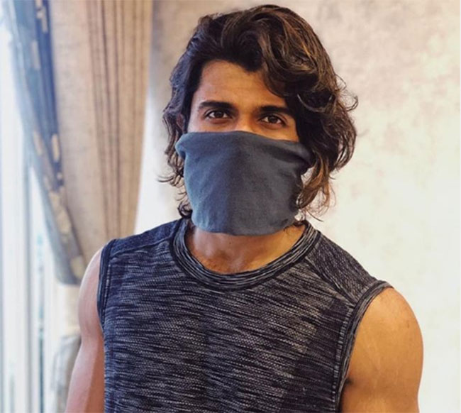 నెక్స్ట్ చేయబోయే సినిమా హింట్ ఇచ్చిన దేవరకొండ...!