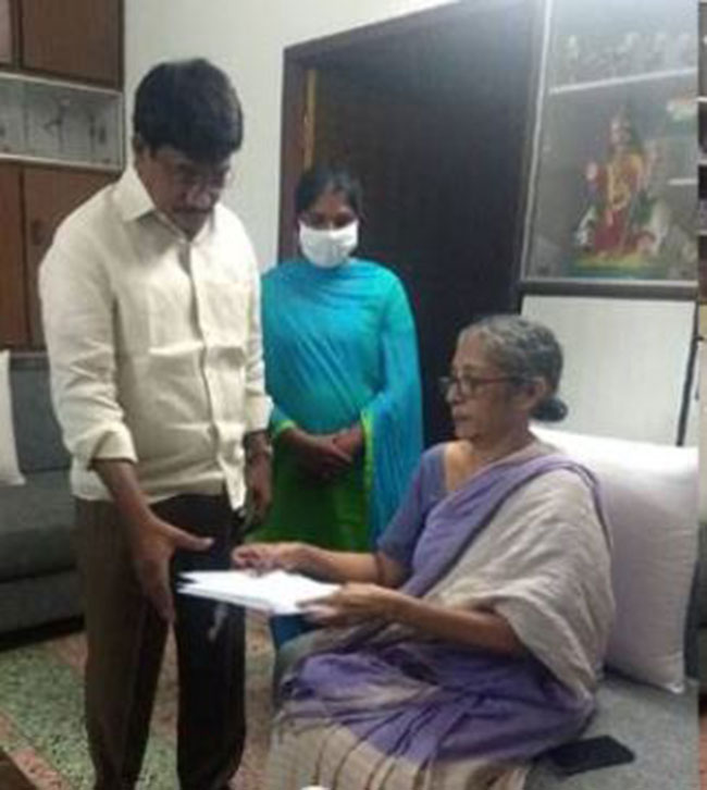 సోషల్ మీడియాలో ఫేక్ ‌న్యూస్ ప్రచారం ..60 ఏళ్ల వృద్ధ మహిళపై కేసు!