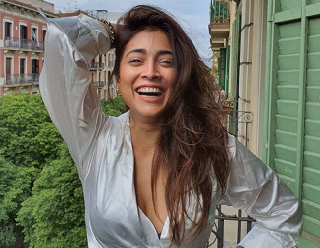 రూ. 200 పే చేసి నాతో డ్యాన్స్ చేయండి