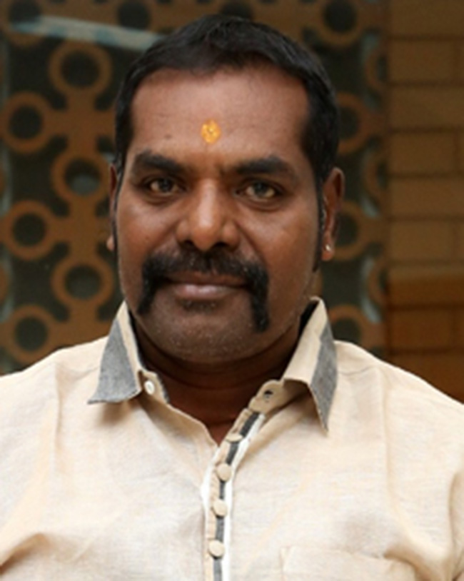 రీల్ లైఫ్ లో విలన్... రియల్ లైఫ్ లో హీరో...!