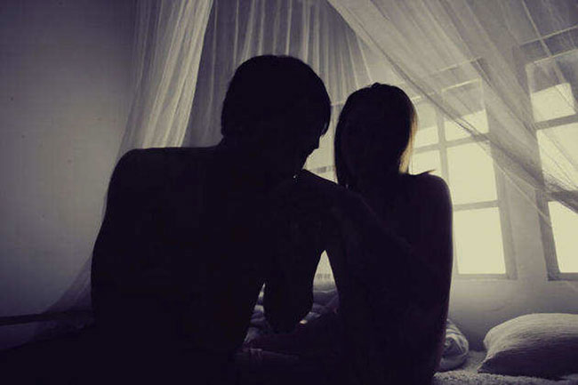 పిన్నితో బెడ్ రూంలో దొరికాడు.. నిలదీసిన అత్త హత్య