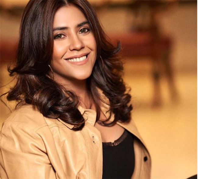 ఆర్మీ డ్రెస్ ను అపహాస్యం చేశారట.. లేడీ ప్రొడ్యూసర్ పై కంప్లైంట్