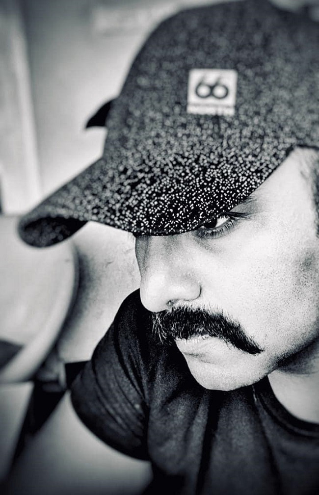 ఫోటో స్టోరి: షాకిస్తున్న యంగ్ హీరో మేకోవ‌ర్