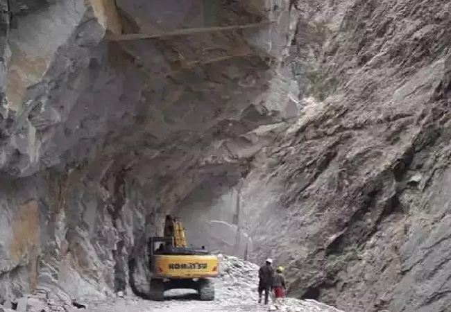 భారత్ పై బుల్లి దేశానికి కోపం.. న్యాయముందా?