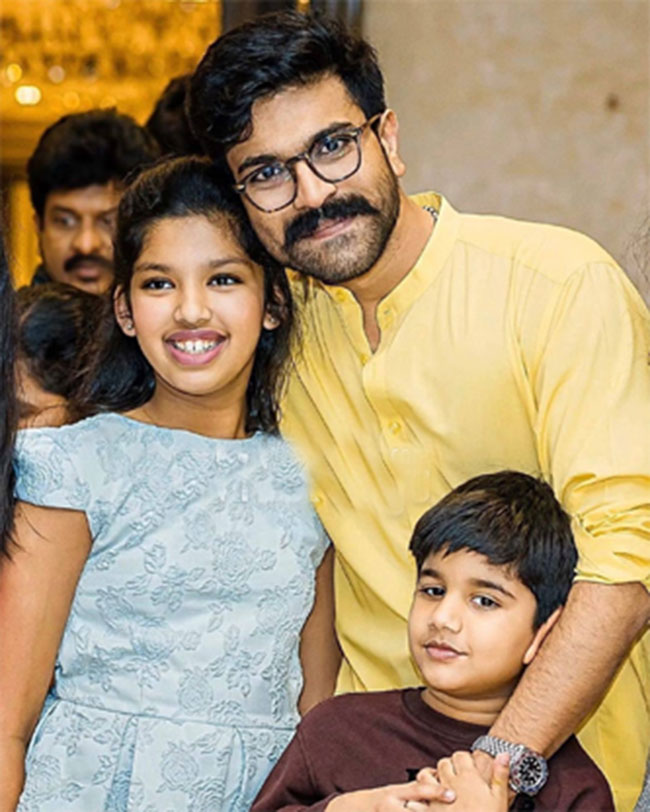 మెగా కిడ్స్ తో ఎంజాయ్ చేస్తున్న చరణ్...!