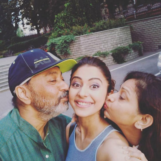 నేను బికినీ వేసుకుంటే నాకంటే మా పేరెంట్స్ కంఫర్టబుల్‌ గా ఫీల్ అవుతారు