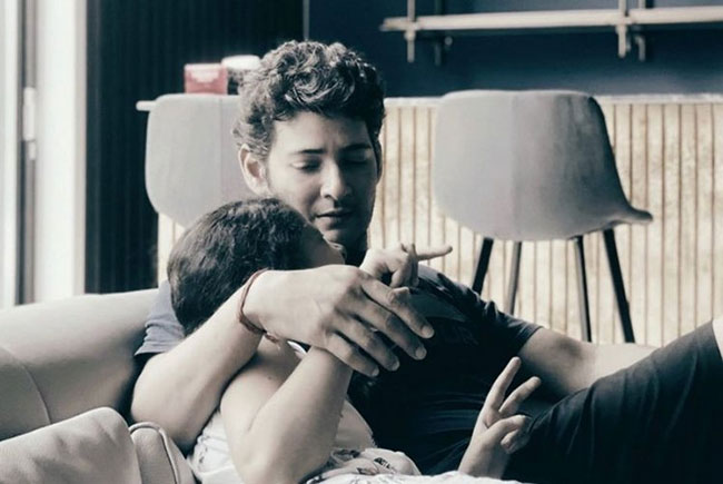 మరోసారి కూతురు సితారతో సూపర్ స్టార్..