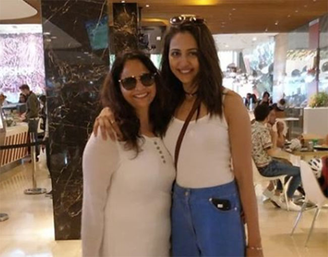 హీరోయిన్ రకుల్ పెళ్లి.. క్లారిటీ ఇచ్చిన తల్లి!