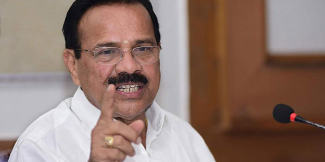 మంత్రికి క్వారంటైన్ వర్తించదట.. సదానంద బుక్కైపోయారే