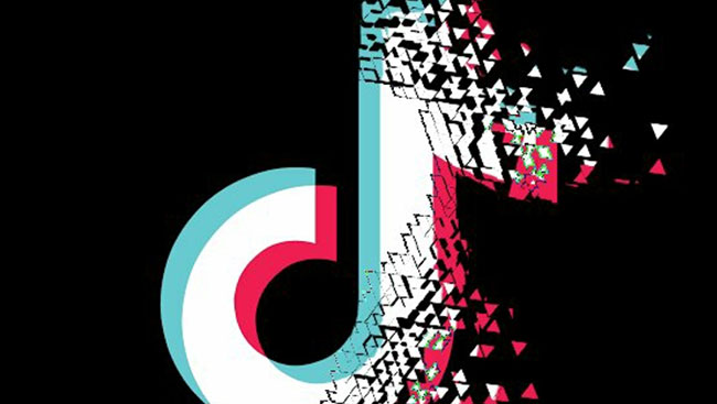 చైనా యాప్స్ నిషేధంతో ఆ సెలబ్రిటీలపై గట్టి దెబ్బ పడబోతోందా...?