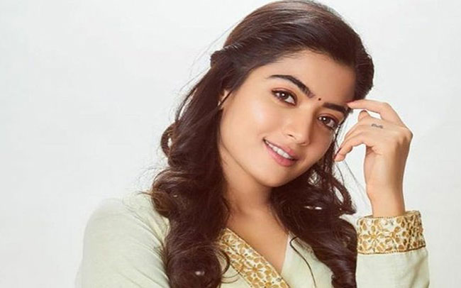 రష్మిక మైండ్‌ బ్లాంక్‌ చేసిన నెటిజన్స్‌