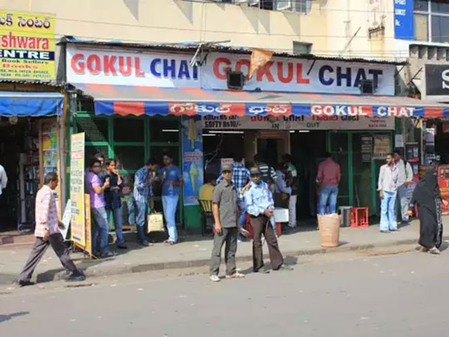 హైదరాబాద్ గోకుల్ చాట్ యజమానికి పాజిటివ్ ..షాప్స్ క్లోజ్