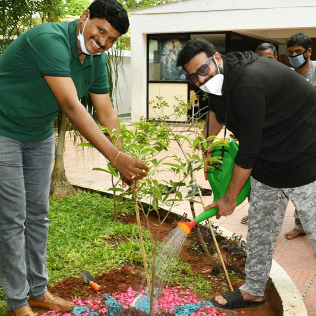 బాహుబలి అంటే మామూలు విషయమా మరి?