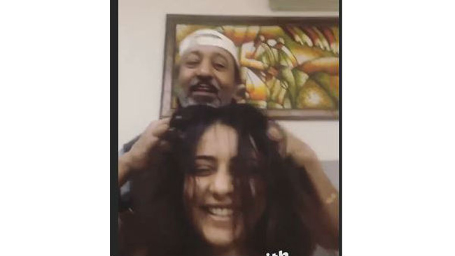 వైరల్ అవుతున్న స్టార్ హీరోయిన్ హెడ్ మసాజ్ వీడియో!! వైరల్ అవుతున్న స్టార్ హీరోయిన్ హెడ్ మసాజ్ వీడియో!!