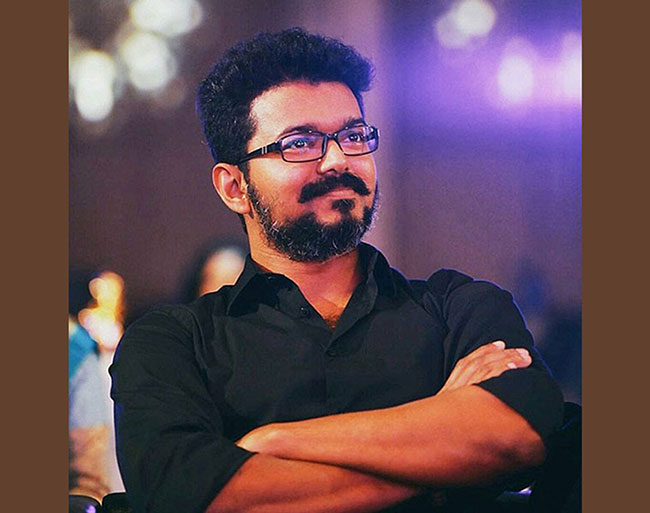 ఫ్యాన్స్ ప్రయత్నాన్ని అడ్డుకున్న స్టార్ హీరో