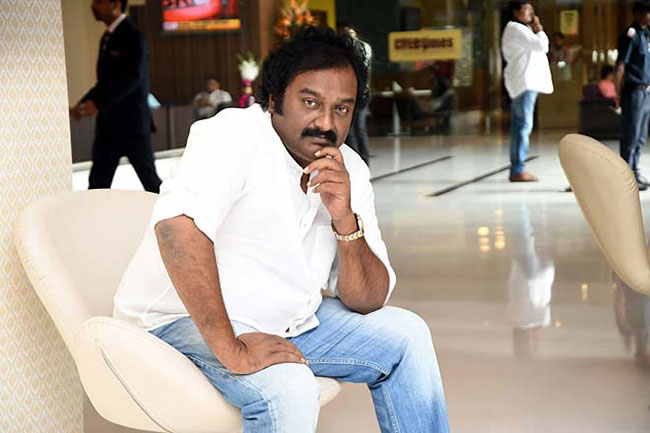 వినాయక్‌ కు ఒక హీరో కావాలి