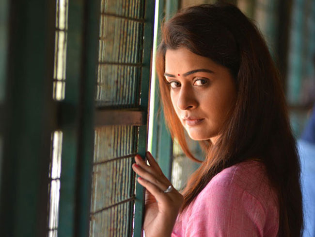 ఆత్మహత్య అంటే మండిపడుతున్న బ్యూటీ