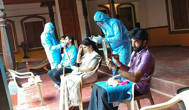 తొలి షూటింగ్ షురూ: ఇండస్ట్రీలో మొదలైన సందడి తొలి షూటింగ్ షురూ: ఇండస్ట్రీలో మొదలైన సందడి