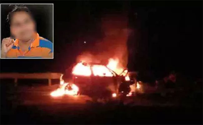 కారులో సజీవదహనం.. ఇలా జరుగుతుందని మీరెప్పుడు ఊహించని ఘటన కారులో సజీవదహనం.. ఇలా జరుగుతుందని మీరెప్పుడు ఊహించని ఘటన