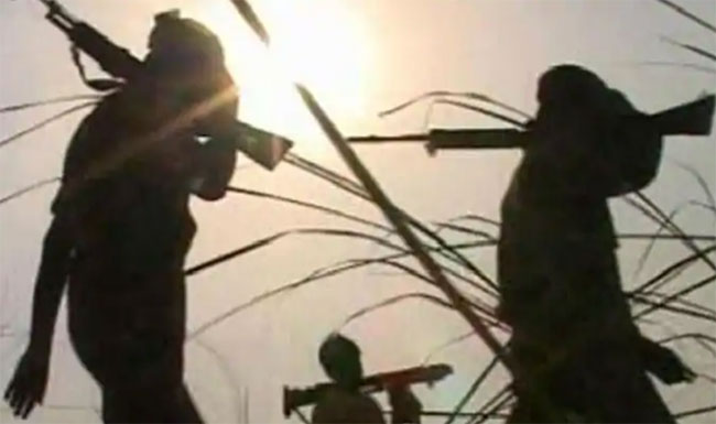 నిద్ర పోతున్న పోలీసులు లేపి ఎంత దారుణంగా హత్య చేశారంటే?