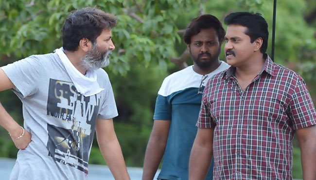 స్నేహితుడిపై త్రివిక్రమ్‌ ఫోకస్‌ పెట్టడం లేదా?