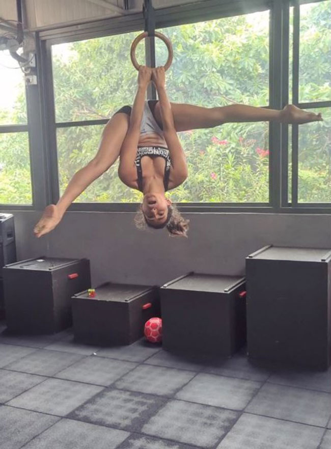 వీడియో: కిర్రెక్కిస్తున్న కిర్రాక్ పార్టీ బ్యూటీ