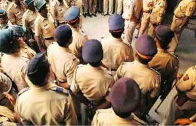 11 మంది పోలీసులకు యావజ్జీవకారాగార శిక్ష..ఎందుకు?