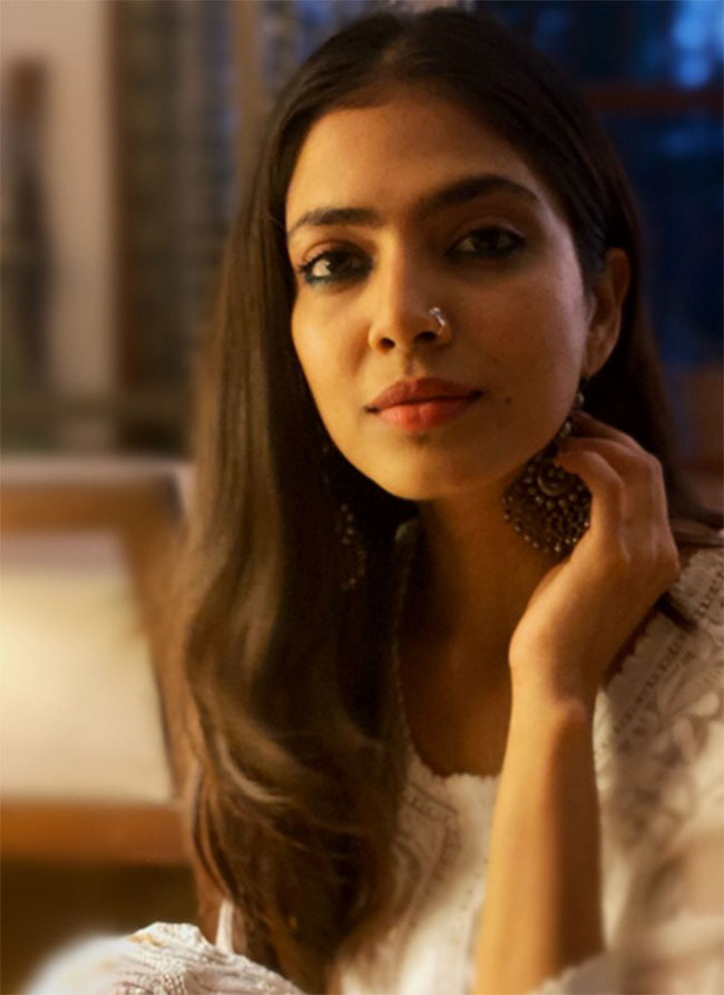 హవ్వ! మాస్టారుకే లైనేసిన లవ్ లీ హీరోయిన్!! హవ్వ! మాస్టారుకే లైనేసిన లవ్ లీ హీరోయిన్!!