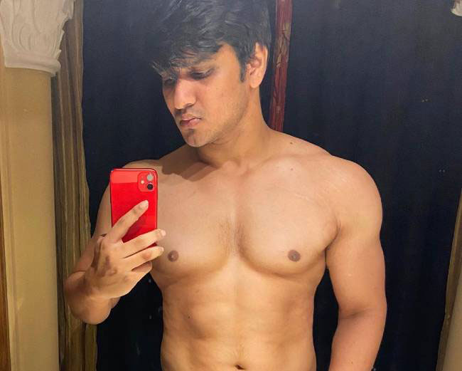 పెళ్ల‌య్యాక 8-ప్యాక్ ఎందుకు హీరో గారూ?