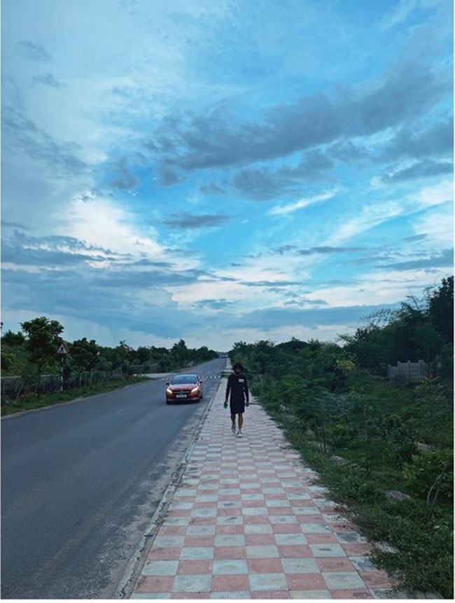 Photostory: Bunny Goes For A Pleasant Morning Walk!