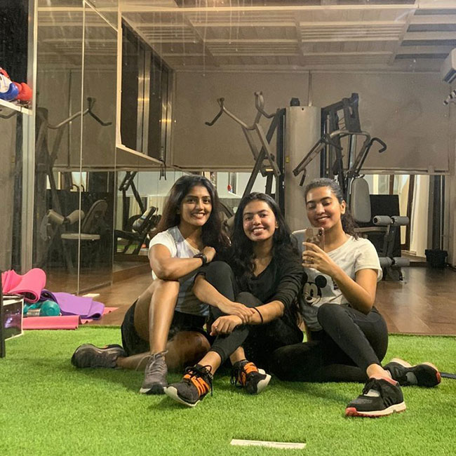 పిక్ టాక్ : తెలుగందాలు ఒకచోట చేరి వర్కౌట్స్ చేస్తే...!