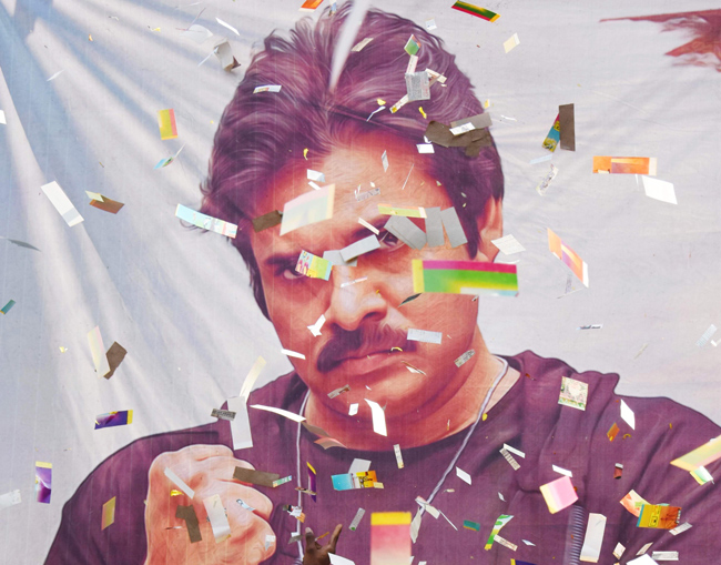 పవన్ కళ్యాణ్ బర్త్ డే నాడు సర్ ప్రైజ్ ప్లాన్ చేస్తున్నారా..?