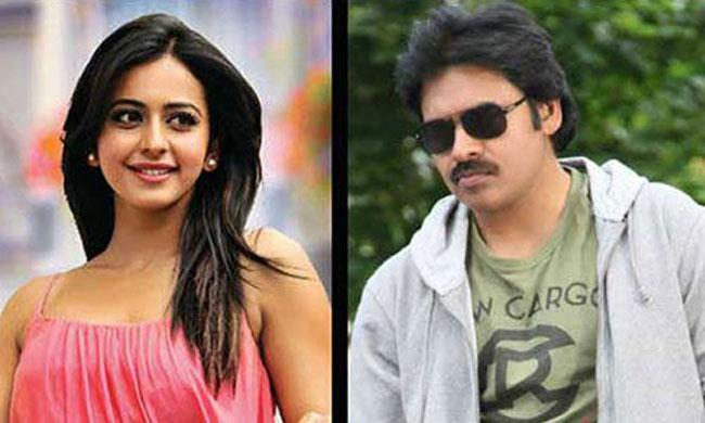 అమ్మడు పవన్ కళ్యాణ్ పక్కన నటించే ఛాన్స్ కొట్టేసిందా...?