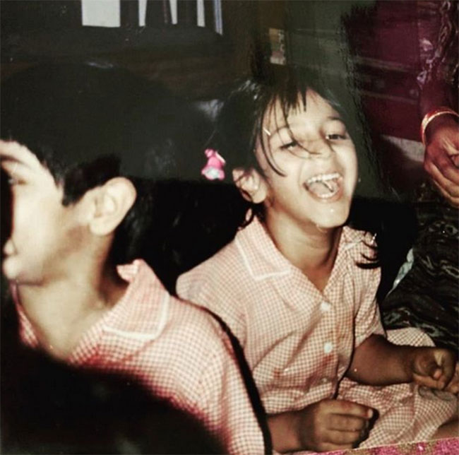 Shruti Laughing Since 90s Watching People Fall Into Her Traps