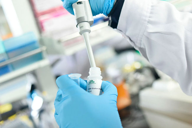 వైర‌స్‌కు జ‌న్మ‌నిచ్చిన దేశ‌మే విరుగుడు క‌నిపెట్ట‌డంలో ముందంజ‌