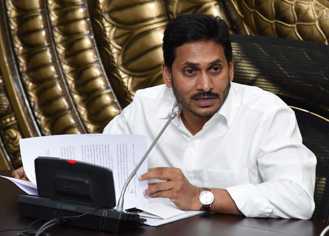 బ్రేకింగ్: ఏపీలో ఇళ్ల పట్టాల పంపిణీ వాయిదా