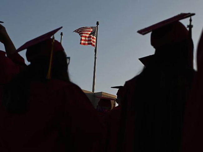 ట్రంప్ నిర్ణయంపై కోర్టుకెక్కిన హార్వర్డ్ - ఎంఐటీ