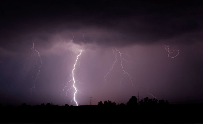 బిహార్‌ లో తీవ్రవిషాదం..పిడుగులు పడి 11మంది మృతి!