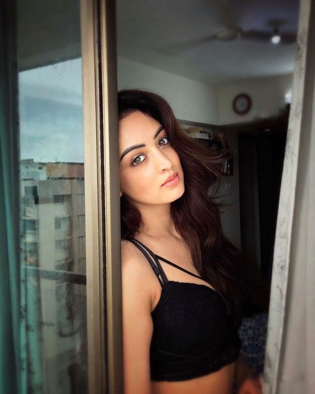 Sandeepa%20Dhar%20Gallery%20Wallpapers_9