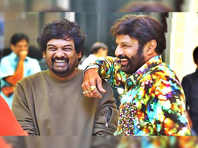 పూరీకి పిలిచి మరీ ఆఫర్ ఇచ్చిన సీనియర్ హీరో...?