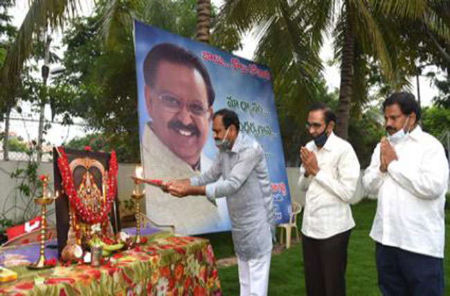 ఎస్పీ బాలు కోసం వైసీపీ ఎమ్మెల్యే పూజలు
