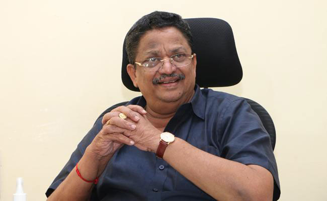 టీకా వ్యాక్సిన్ రానంత‌వ‌ర‌కూ ఎవ‌రికీ ధైర్యం చాలదు!