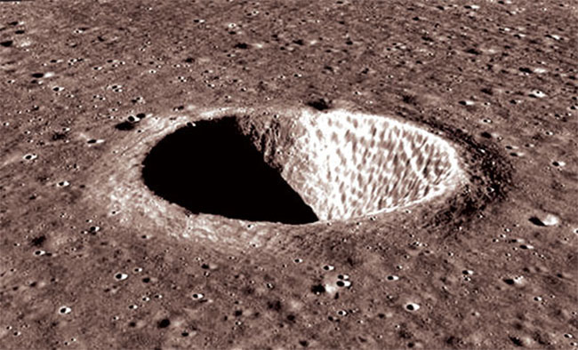 చంద్రుడిపై బిలం గుర్తించిన చంద్రయాన్-2 ఆర్బిటర్... ఫోటోలు పంపిందంటూ ఇస్రో కీలక ప్రకటన !