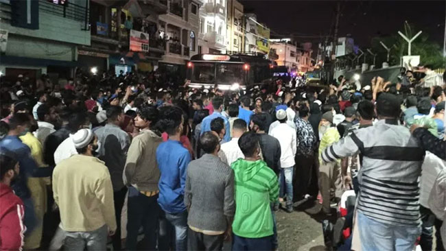 ఫేస్‌బుక్‌ లో పోస్ట్ .. ఎమ్మెల్యే ఇంటికి నిప్పు !