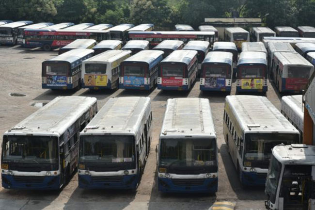 టీ ఆర్టీసీ ఉద్యోగుల నిధులన్ని అలా అయిపోతున్నాయా? టీ ఆర్టీసీ ఉద్యోగుల నిధులన్ని అలా అయిపోతున్నాయా?