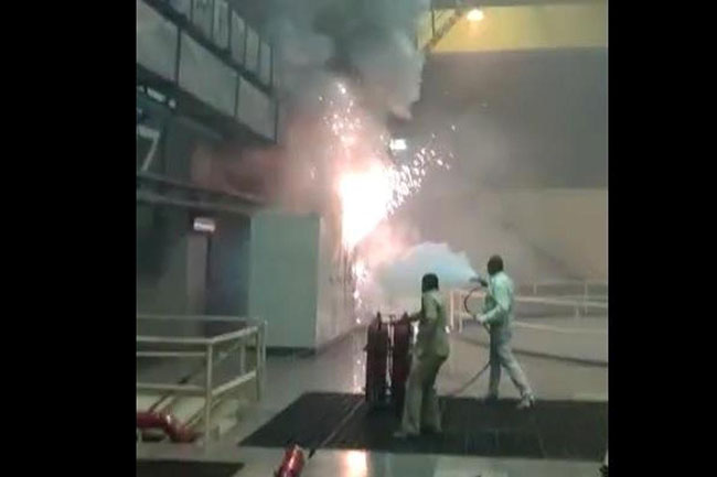 శ్రీశైలం దుర్ఘటన: మనసుల్ని మెలిపెడుతున్న వారిద్దరి ఆఖరి మాటలు శ్రీశైలం దుర్ఘటన: మనసుల్ని మెలిపెడుతున్న వారిద్దరి ఆఖరి మాటలు